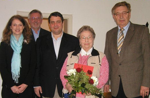 Karin Behme wurde für 40 Jahre Parteizugehörigkeit geehrt